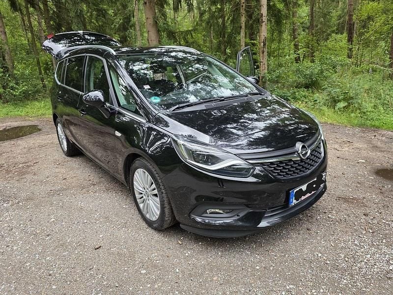 Schwarz Gebraucht 2017 Opel Zafira Tourer Van / Kleinbus | 11.900 € (Guter Preis) - Bild 1/4