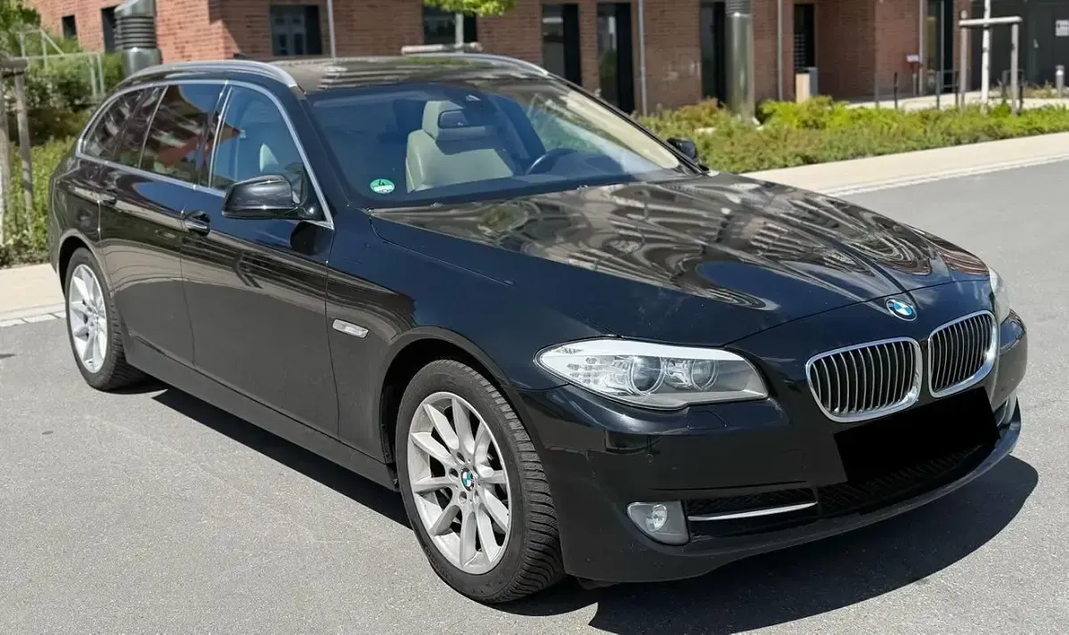Gebraucht BMW 525 218 PS (160 kW) 2012 Schwarz Kombi