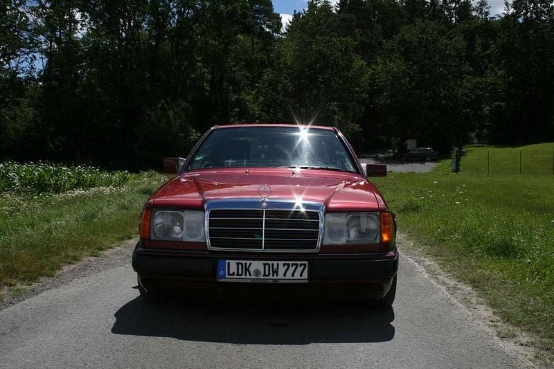 Gebraucht Mercedes 320 220 PS (161 kW) 1993 Rot Coupé