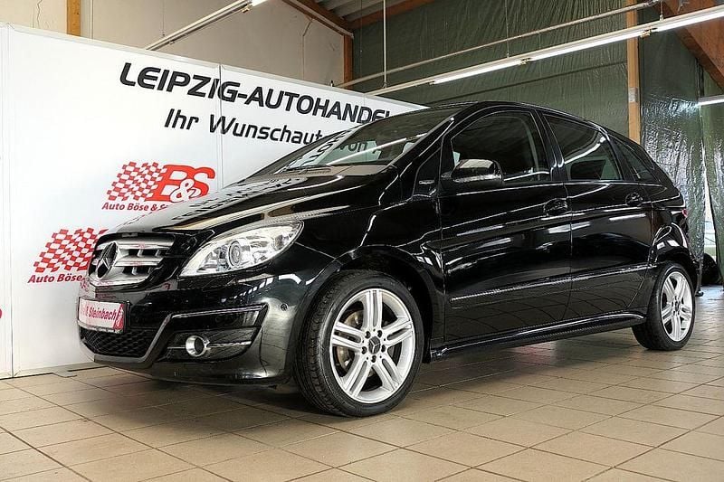 Gebraucht Mercedes E200 Edition 193 PS (141 kW) 2008 Schwarz Limousine