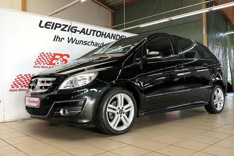 Schwarz Gebraucht 2008 Mercedes E200 Edition Limousine | 7.474 € - Bild 1/4