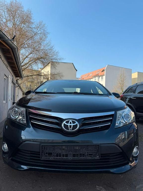 Gebraucht Toyota Avensis Sol 147 PS (108 kW) 2012 Grau Limousine