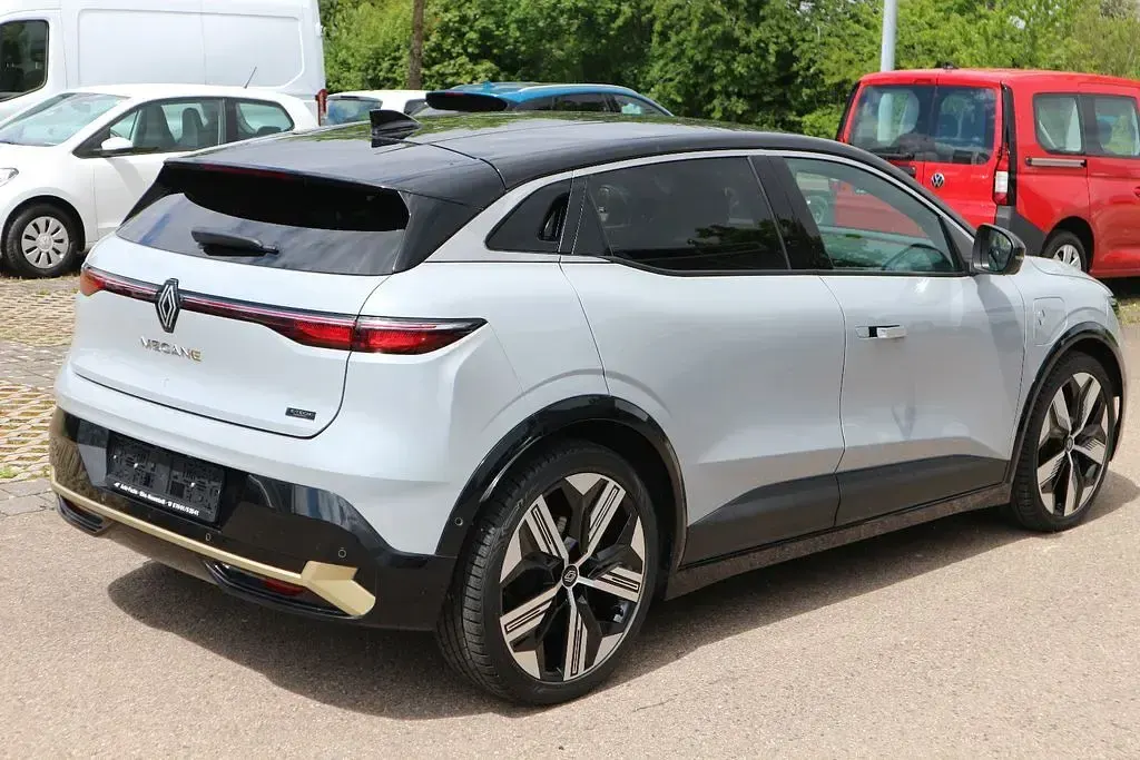 Gebraucht Renault Megane E-Tech Iconic 160 kW (218 PS) 2024 Grau Limousine