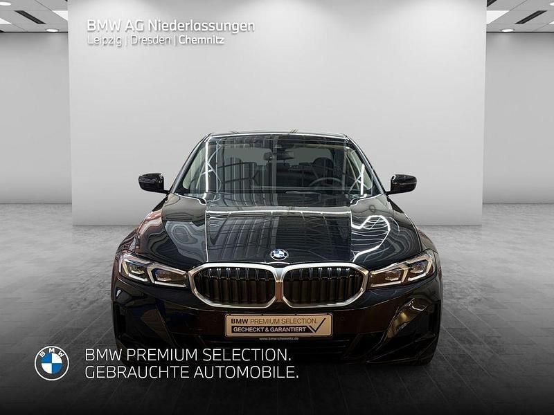 Gebraucht BMW 320 Sport Line 190 PS (139 kW) 2023 Schwarz Limousine