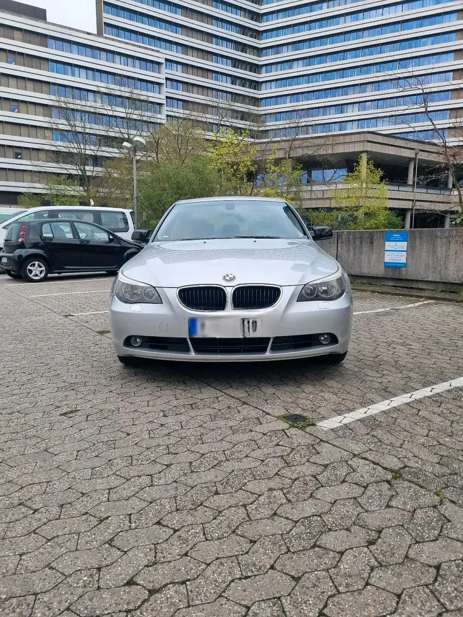 Gebraucht BMW 520 170 PS (125 kW) 2005 Silber Limousine