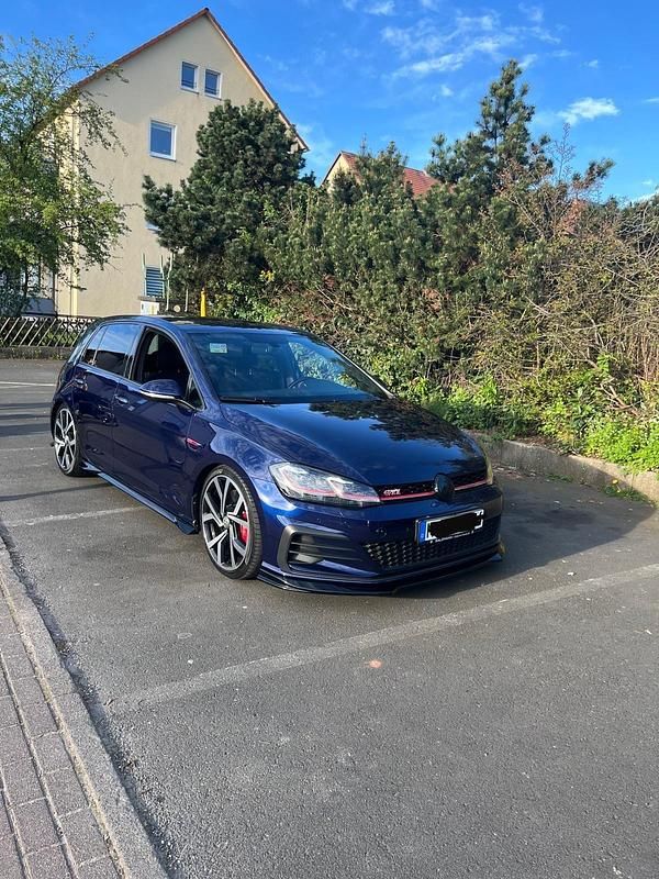 Gebraucht VW Golf VII GTI 245 PS (180 kW) 2019 Blau Kleinwagen
