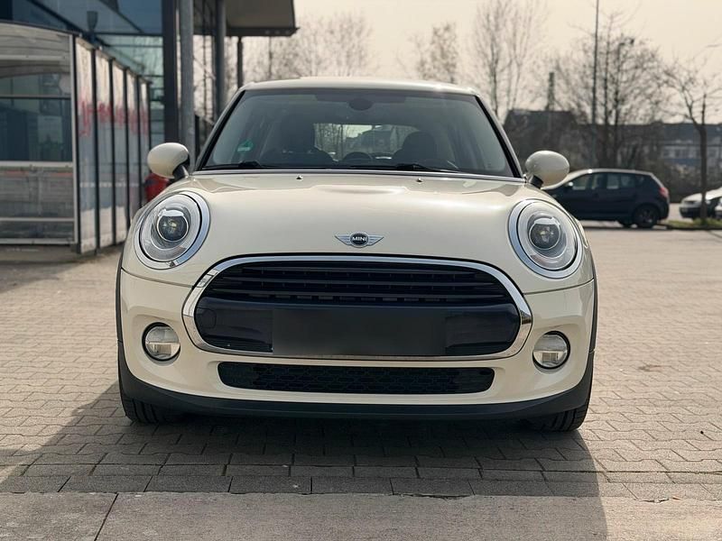 Gebraucht Mini Cooper D 115 PS (84 kW) 2016 Weiß Kleinwagen