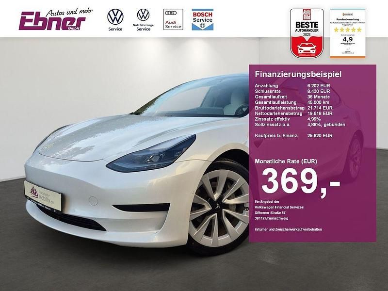 Weiß Gebraucht 2021 Tesla Model 3 Standard Range Plus Limousine | 25.820 € (Fairer Preis) - Bild 1/4