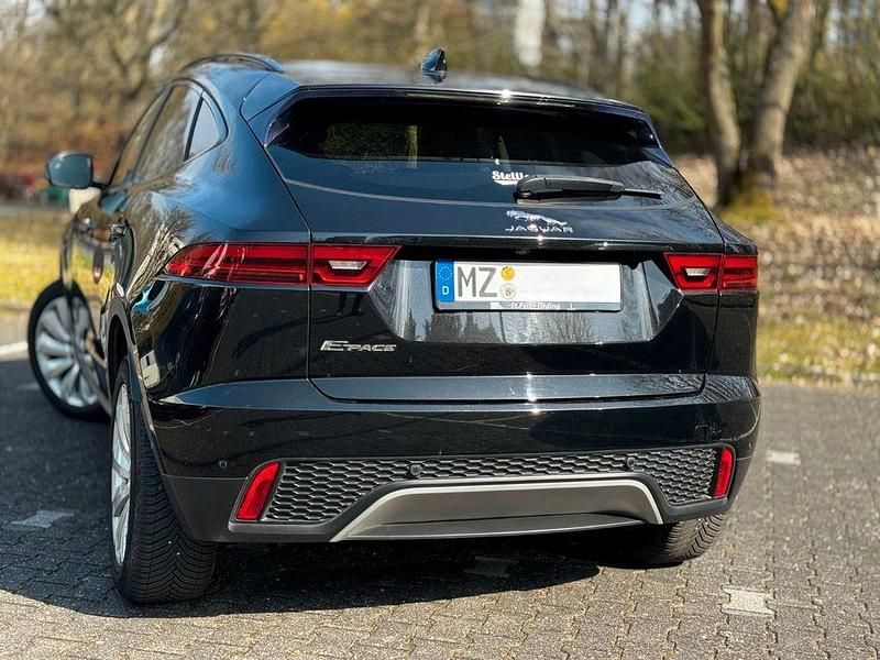 Gebraucht Jaguar E-Pace SE 179 PS (131 kW) 2018 Schwarz SUV
