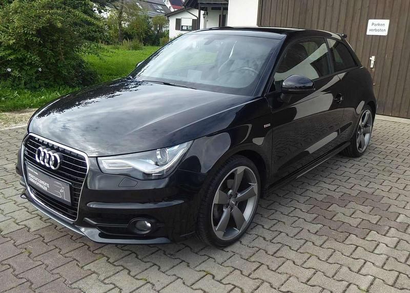 Phantomschwarzperleffekt Gebraucht 2012 Audi A1 Sportback Competition Kleinwagen | 15.888 € (Teuer) - Bild 1/4