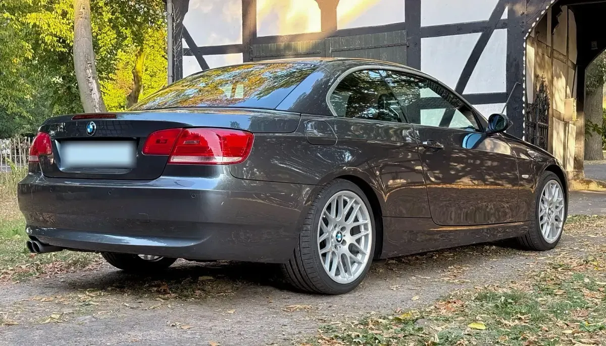 Gebraucht BMW 325 218 PS (160 kW) 2008 Grau Cabrio