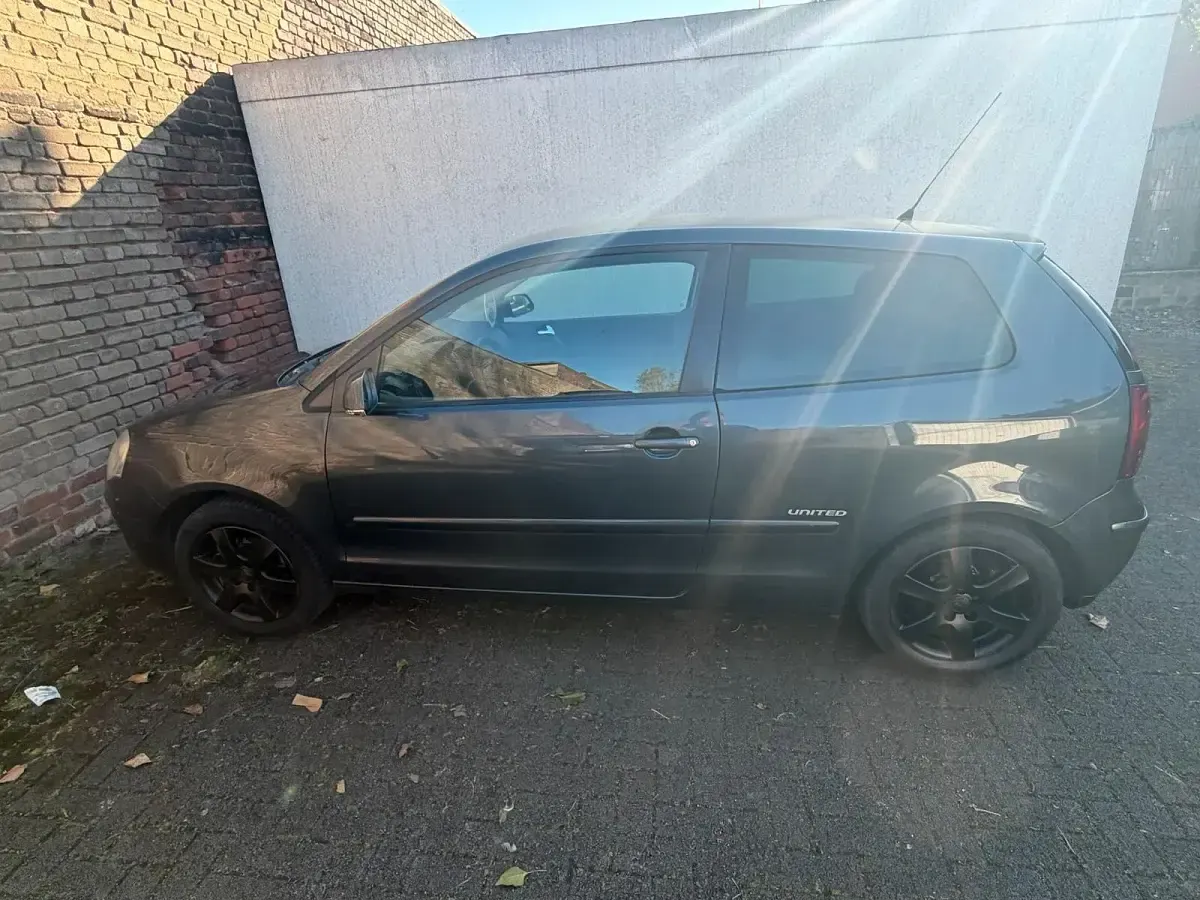 Gebraucht VW Polo 60 PS (44 kW) 2009 Grau Kleinwagen