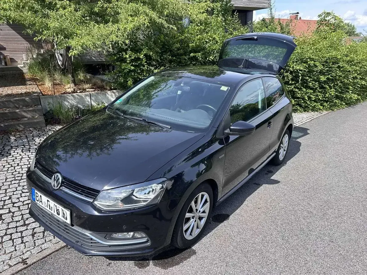 Gebraucht VW Polo LOUNGE 90 PS (66 kW) 2015 Schwarz Limousine