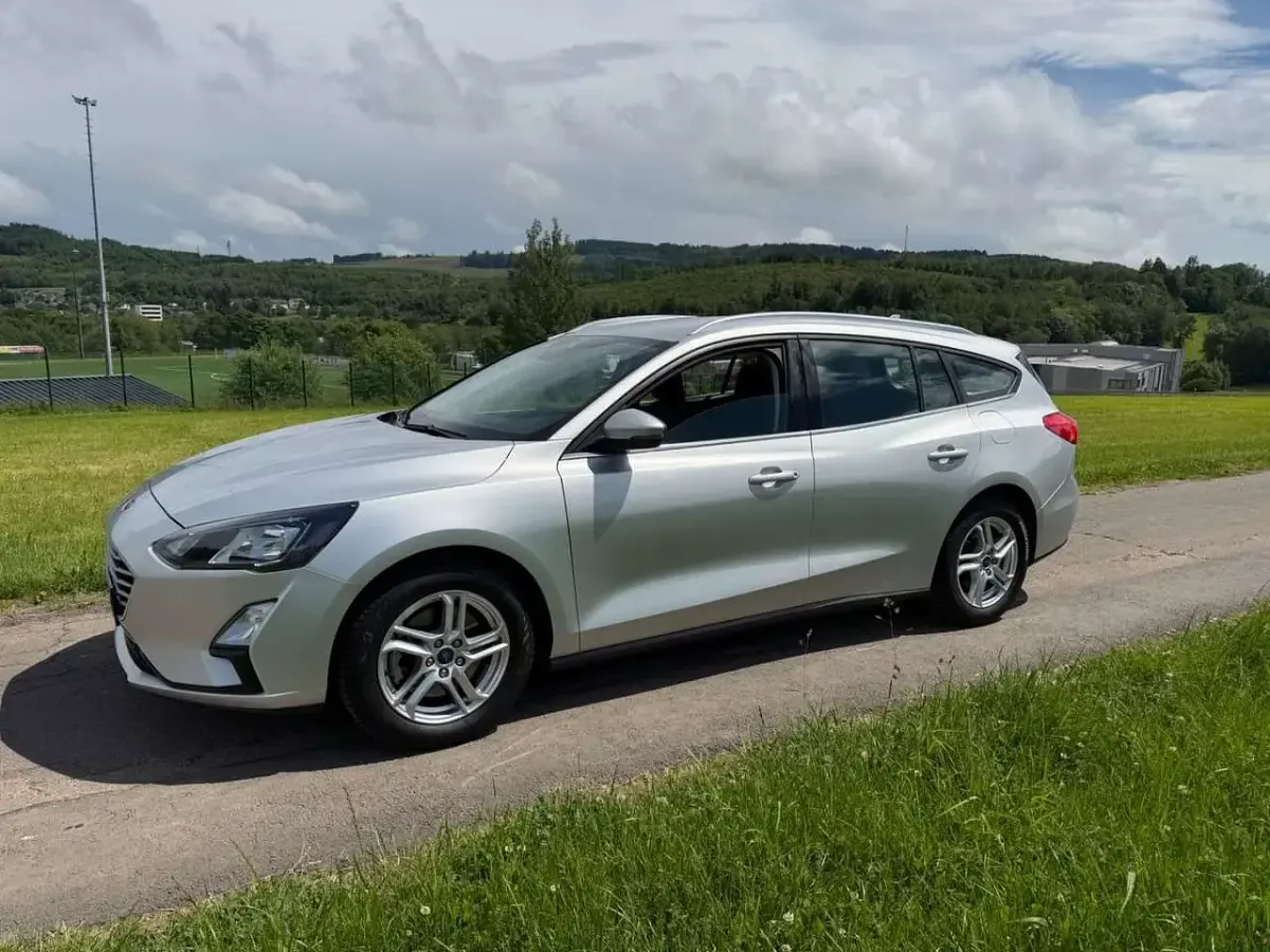 Gebraucht Ford Focus Cool & Connect 120 PS (88 kW) 2021 Silber Kombi