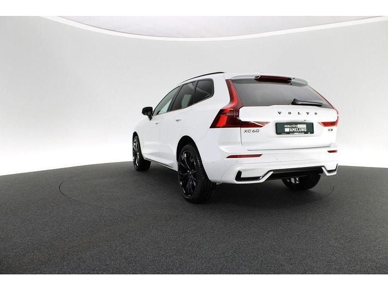 Neu Volvo XC60 Plus 250 PS (183 kW) 2026 Crystal weiss SUV