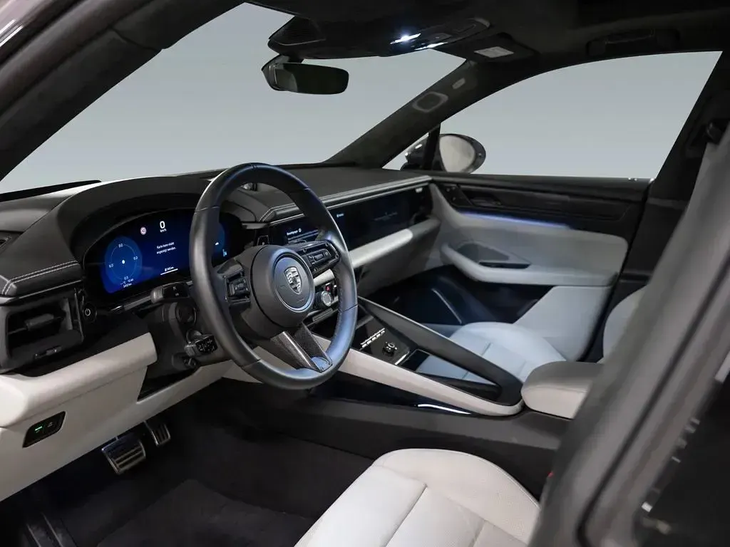 Gebraucht Porsche Macan Electric 469 kW (639 PS) 2024 Violett SUV