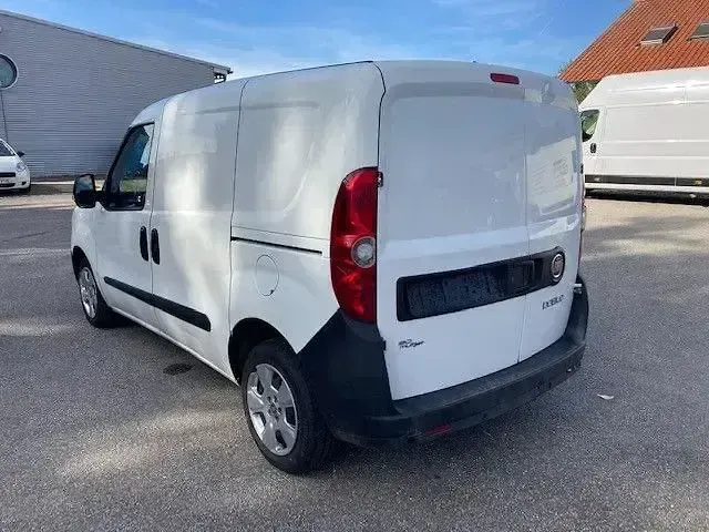 Gebraucht Fiat Doblò 90 PS (66 kW) 2014 Weiss Van / Kleinbus