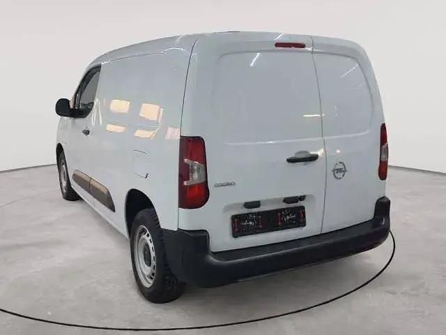 Second-hand Opel Combo 102 CP (75 kW) 2024 Alb Monovolum