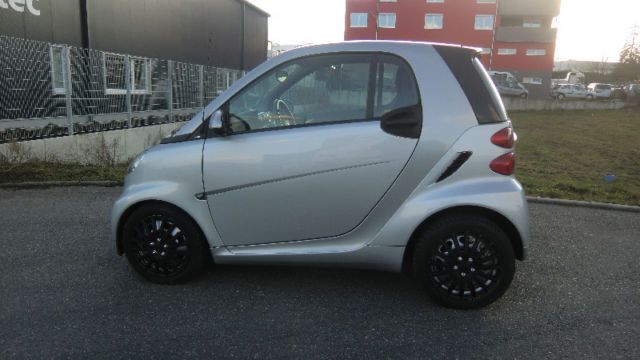 Gebraucht Smart ForTwo Coupé 71 PS (52 kW) 2010 Silber metallic Coupé