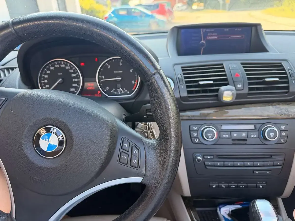 Gebraucht BMW 120 Cabriolet 177 PS (130 kW) 2009 Silber Cabrio
