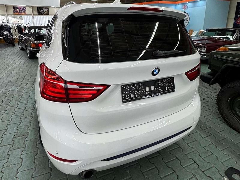 Gebraucht BMW 218 Sport Line 136 PS (100 kW) 2017 Alpinweiss iii Van / Kleinbus