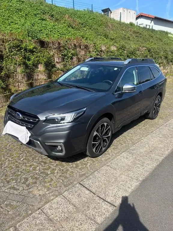 Gebraucht Subaru Outback Platinum 169 PS (124 kW) 2022 Grau Kombi