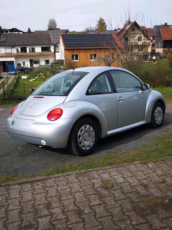 Gebraucht VW New Beetle 75 PS (55 kW) 2001 Silber Kleinwagen