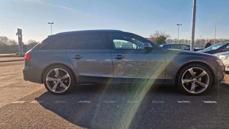 Gebraucht Audi A4 245 PS (180 kW) 2013 Grau Kombi