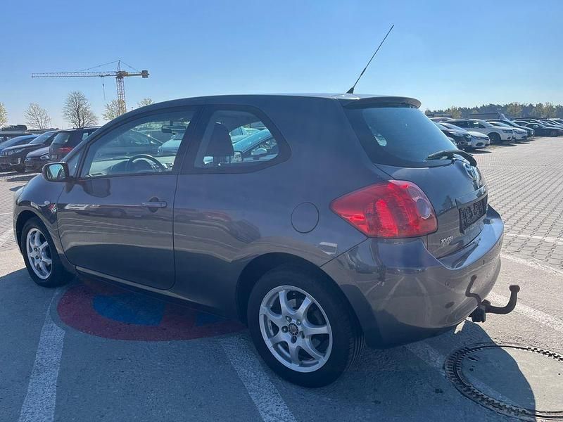 Gebraucht Toyota Auris Sol 124 PS (91 kW) 2007 Grau Kleinwagen