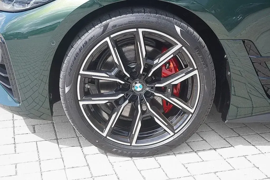 Gebraucht BMW M440 M Sport 374 PS (275 kW) 2023 Sanremo green Coupé