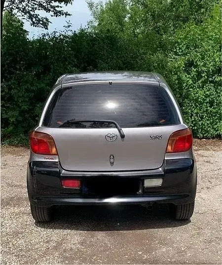 Gebraucht Toyota Yaris 106 PS (77 kW) 2002 Grau Kleinwagen