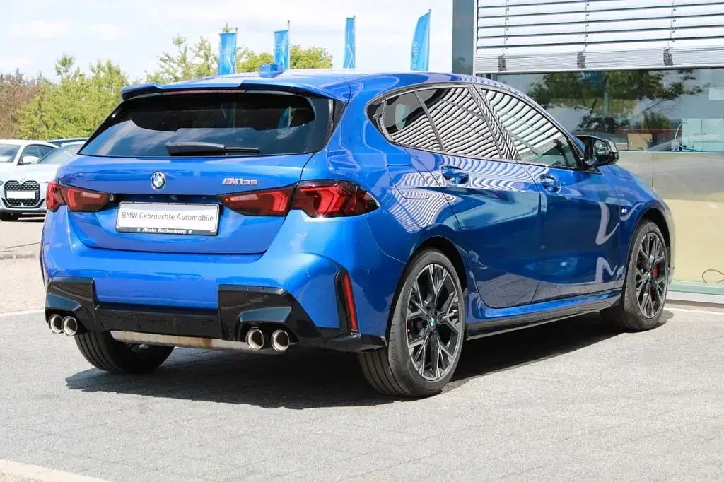 Gebraucht BMW M135 M Sport 300 PS (220 kW) 2025 Blau Kleinwagen