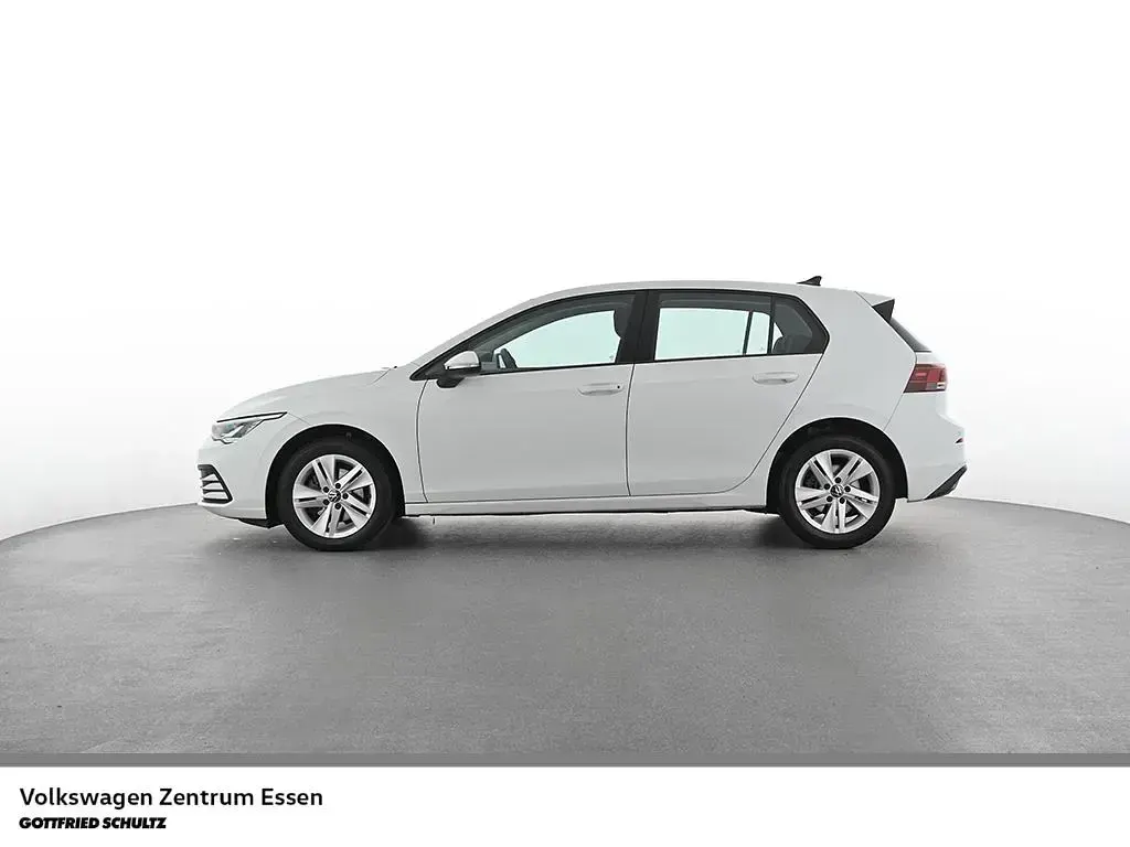 Gebraucht VW Golf VIII Life 150 PS (110 kW) 2024 Weiss Limousine