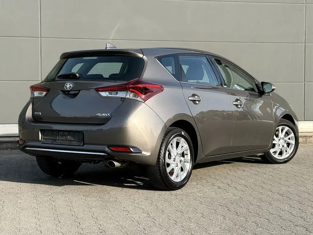 Gebraucht Toyota Auris Edition-S 116 PS (85 kW) 2016 Braun Limousine