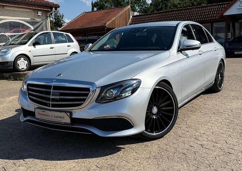 Gebraucht Mercedes E220 Exclusive 194 PS (142 kW) 2017 Iridiumsilber  metalliclack Limousine