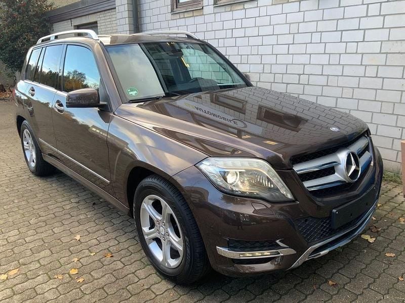 Braun Gebraucht 2013 Mercedes GLK250 SUV | 17.999 € (Guter Preis) - Bild 1/4