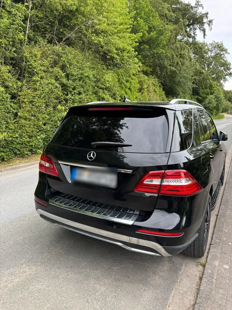 Gebraucht Mercedes ML250 204 PS (150 kW) 2012 Schwarz SUV