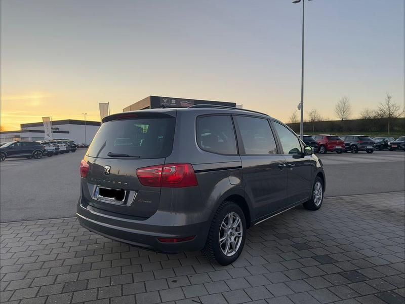 Gebraucht Seat Alhambra 4Drive 140 PS (102 kW) 2013 Grau Van / Kleinbus