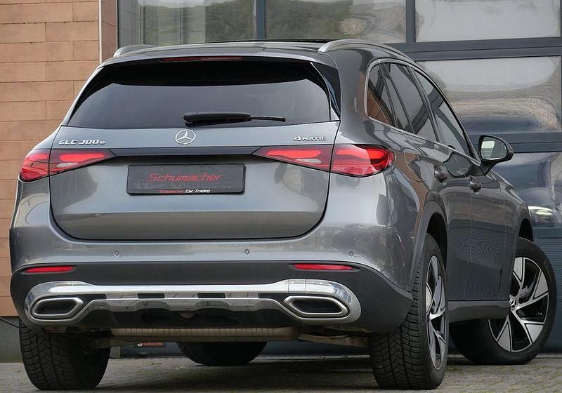 Gebraucht Mercedes GLC300e Advanced Plus 313 PS (230 kW) 2023 Grau SUV