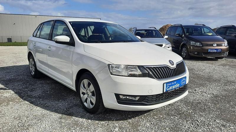 Gebraucht Skoda Rapid Ambition 95 PS (69 kW) 2017 Candyweiss Kleinwagen