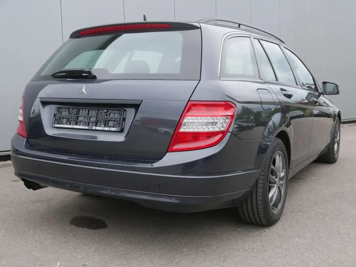 Gebraucht Mercedes C180 Classic 156 PS (114 kW) 2010 Grau Kombi