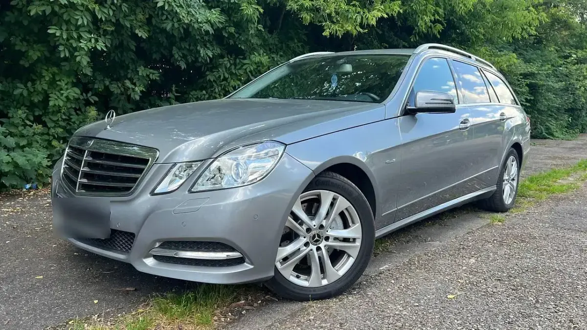 Gebraucht Mercedes E300 Avantgarde 231 PS (169 kW) 2011 Grau Kombi