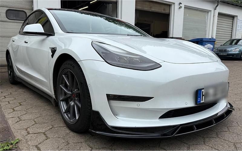 Weiß Gebraucht 2021 Tesla Model 3 Limousine | 19.000 € (Fairer Preis) - Bild 1/4