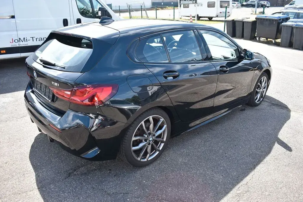 Gebraucht BMW 118 M Sport 140 PS (102 kW) 2021 Schwarz Limousine