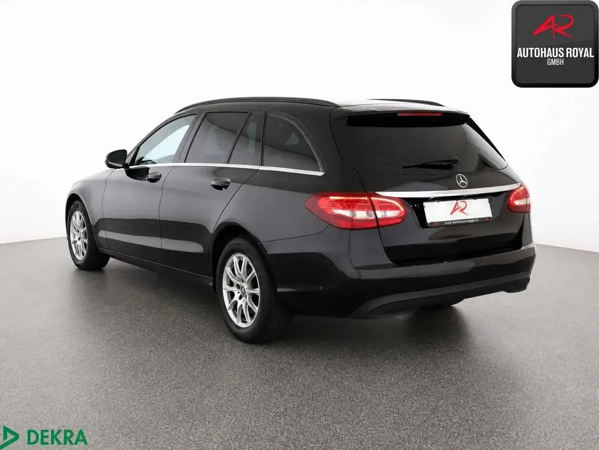 Gebraucht Mercedes C180 156 PS (114 kW) 2018 Schwarz Kombi