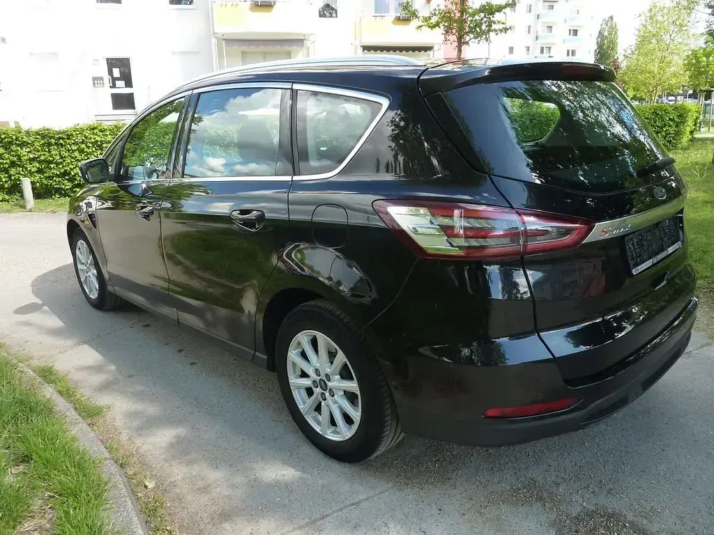 Gebraucht Ford S-MAX Titanium 150 PS (110 kW) 2018 Schwarz Van / Kleinbus