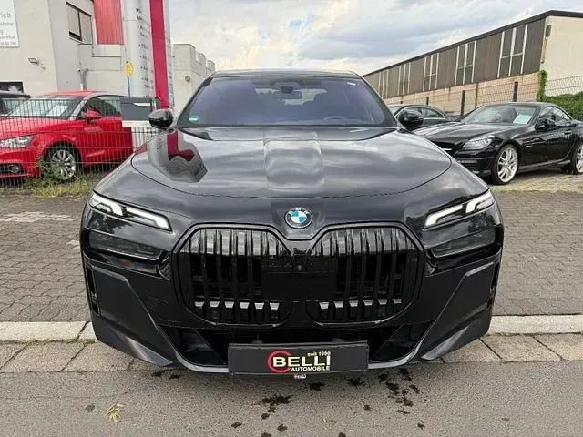 Gebraucht BMW 740 M Sport 286 PS (210 kW) 2024 Schwarz Limousine