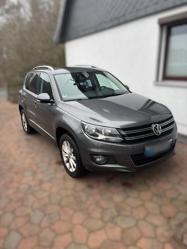 Gebraucht VW Tiguan 122 PS (89 kW) 2011 Grau SUV