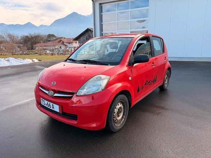 Rot Gebraucht 2006 Daihatsu Sirion Kleinwagen | 999 € (Superpreis) - Bild 1/4