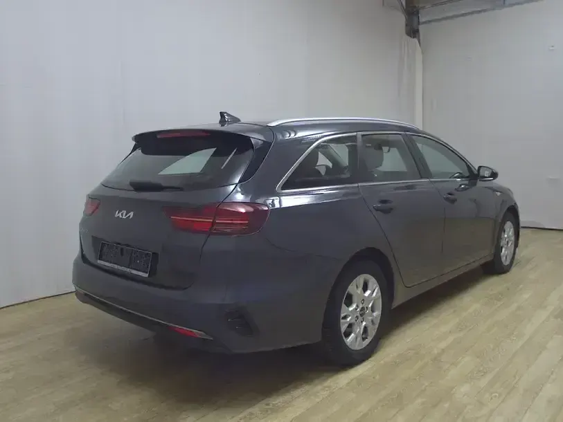 Gebraucht Kia Ceed Sportswagon Vision 160 PS (117 kW) 2022 H8g pentametal met Kombi